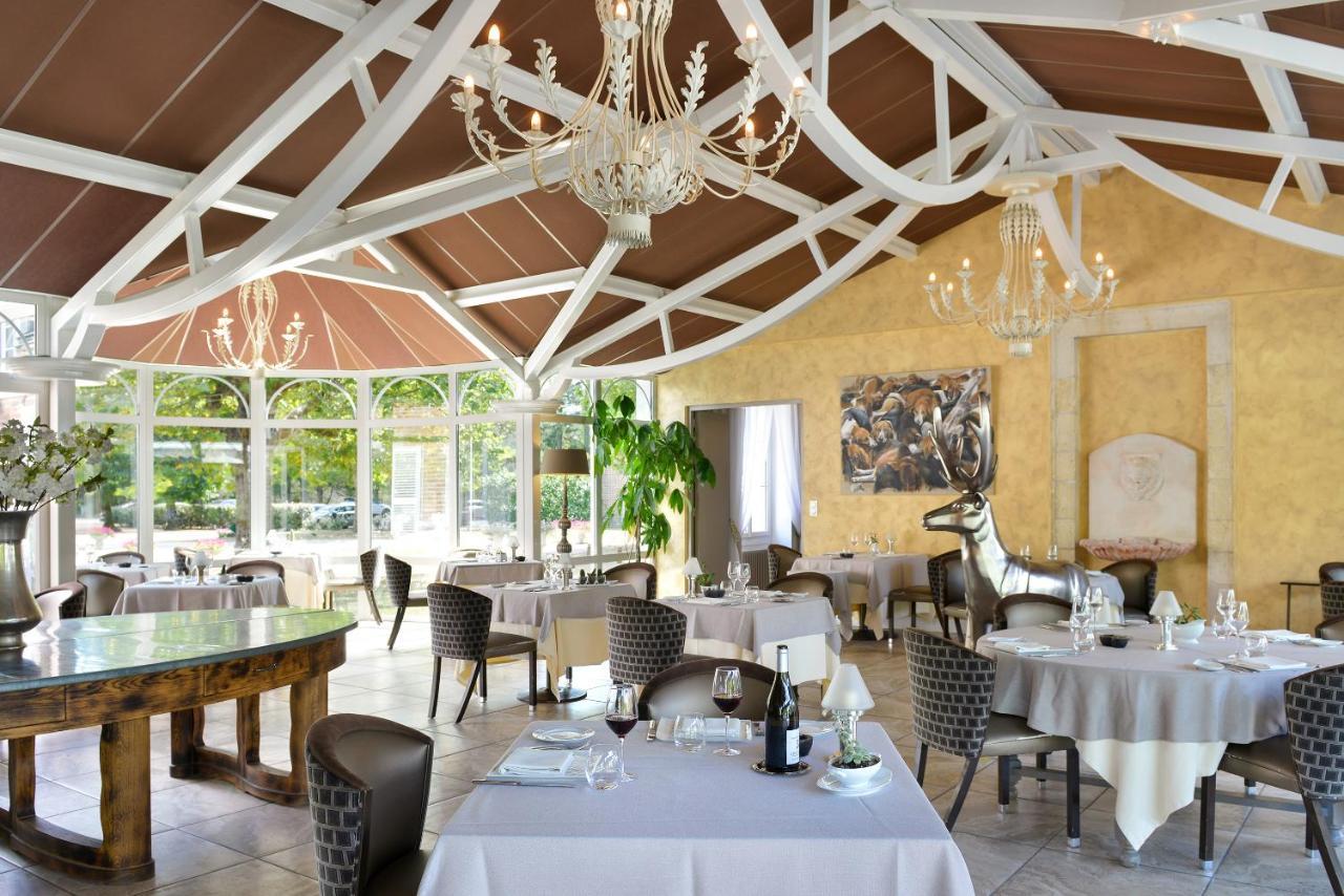 Logis Domaine De Valaudran Hotell Salbris Exteriör bild