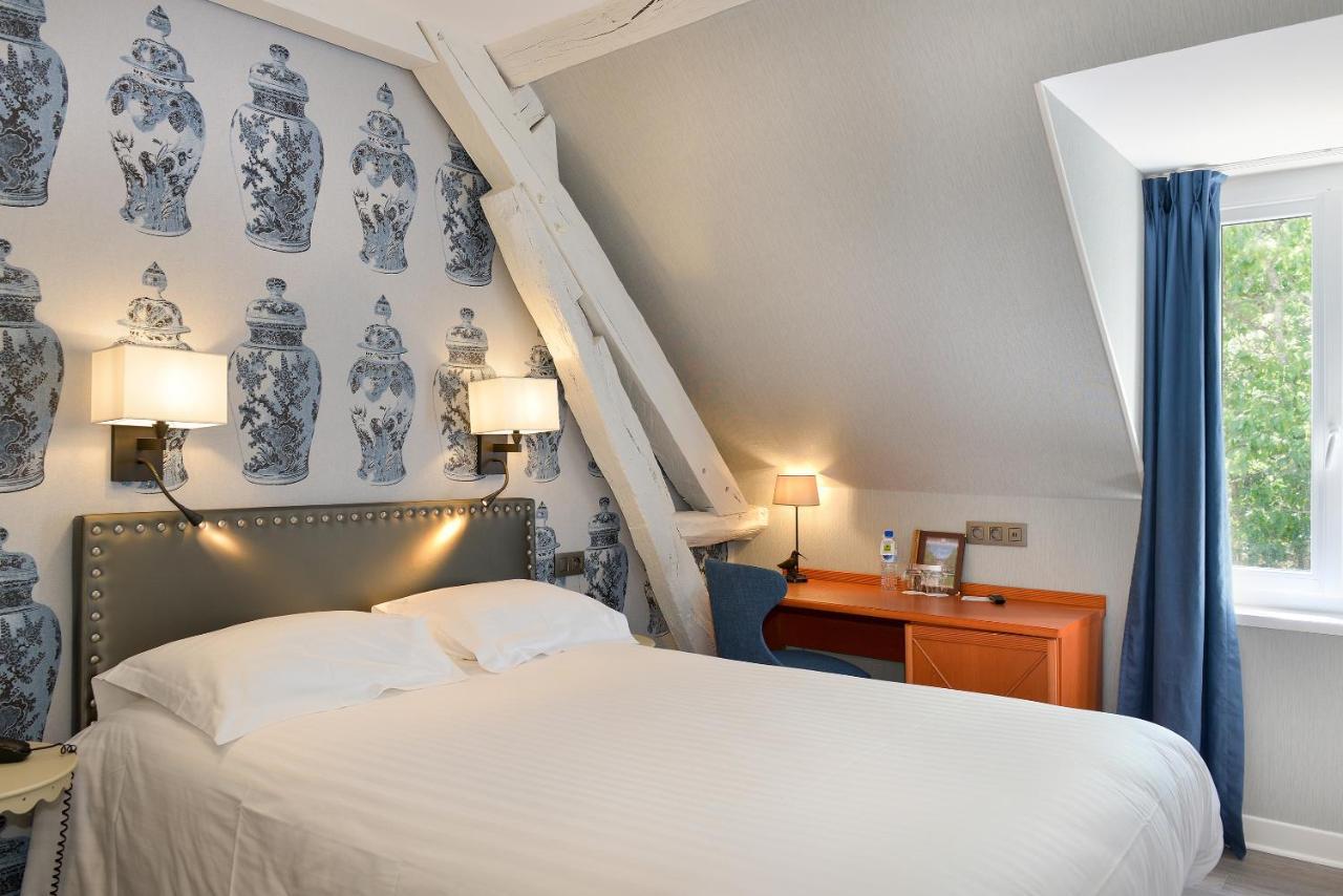 Logis Domaine De Valaudran Hotell Salbris Exteriör bild