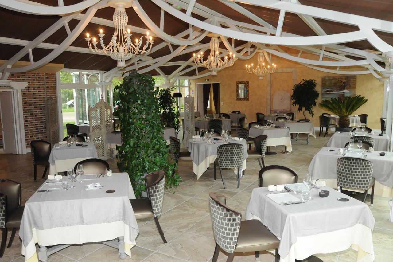 Logis Domaine De Valaudran Hotell Salbris Exteriör bild