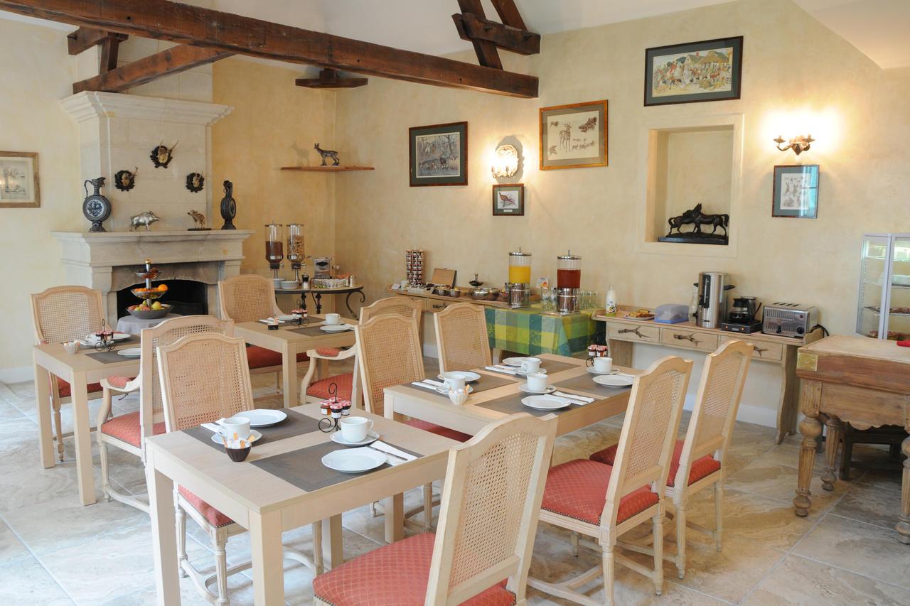 Logis Domaine De Valaudran Hotell Salbris Exteriör bild