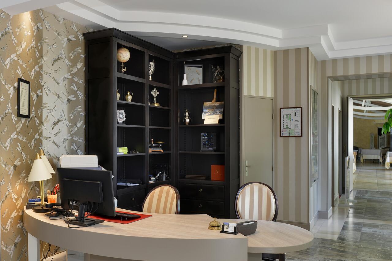 Logis Domaine De Valaudran Hotell Salbris Exteriör bild