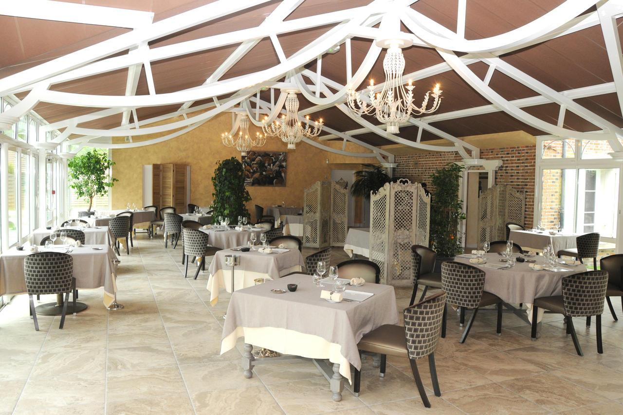 Logis Domaine De Valaudran Hotell Salbris Exteriör bild