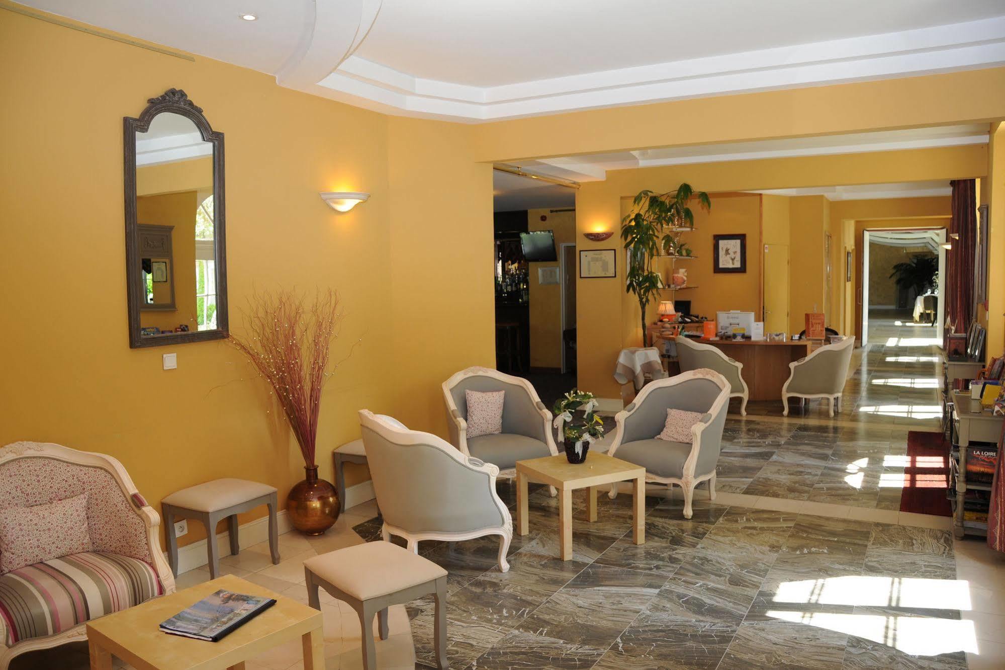 Logis Domaine De Valaudran Hotell Salbris Exteriör bild