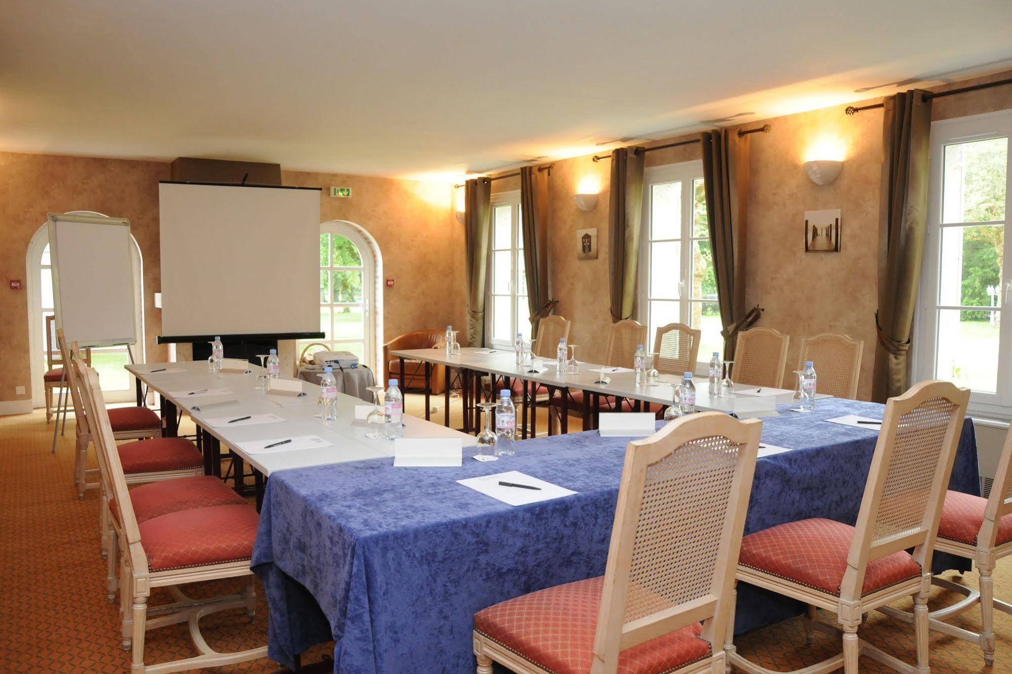 Logis Domaine De Valaudran Hotell Salbris Exteriör bild