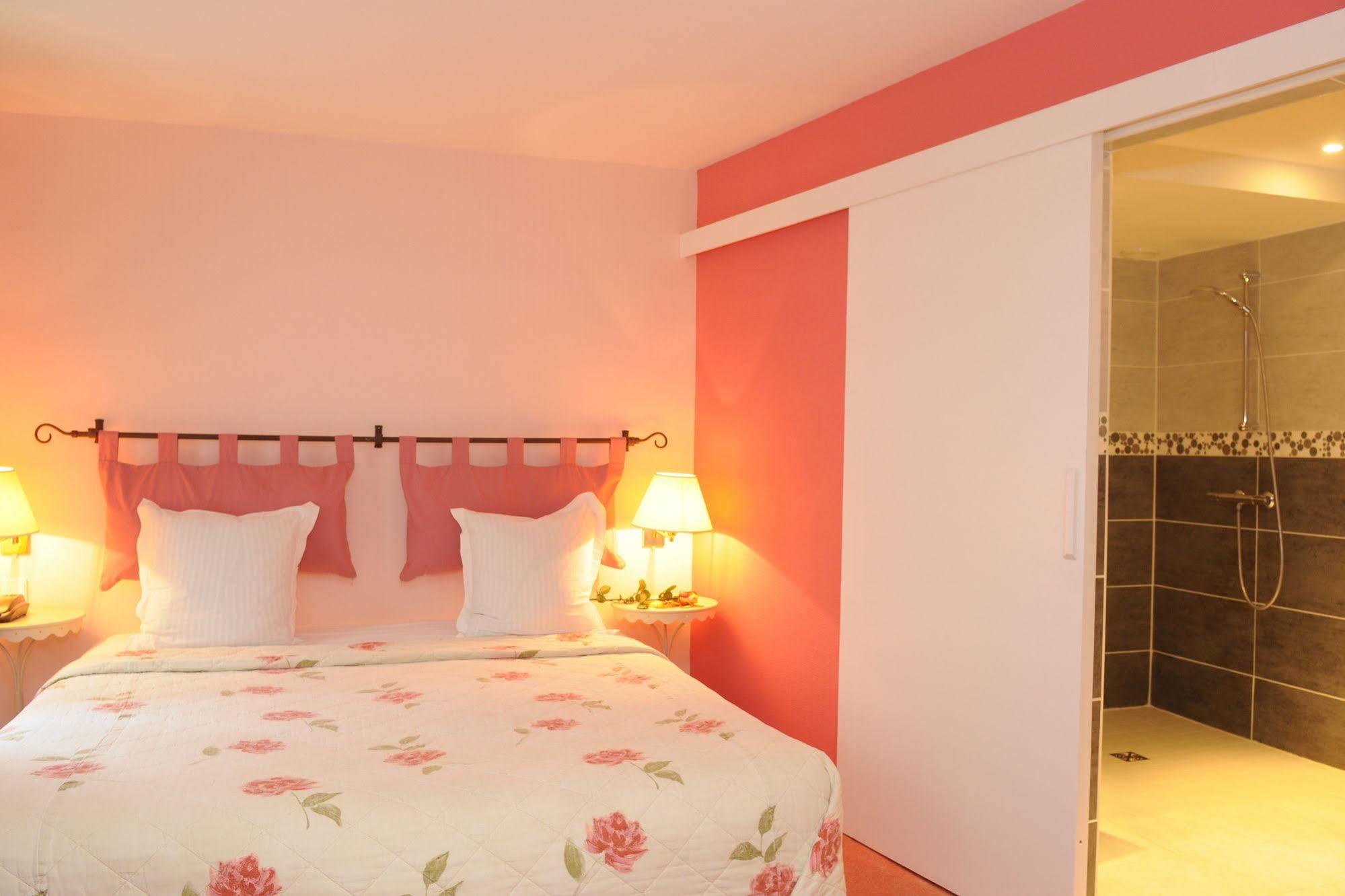 Logis Domaine De Valaudran Hotell Salbris Exteriör bild
