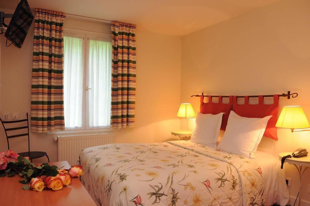 Logis Domaine De Valaudran Hotell Salbris Exteriör bild